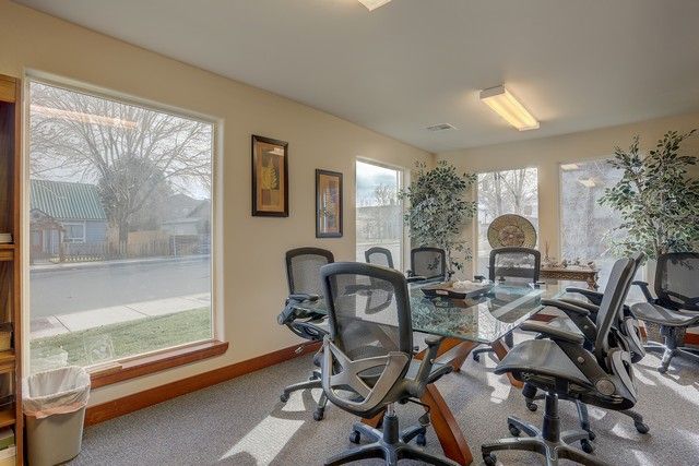735 SW 9th St, Redmond, OR 97756